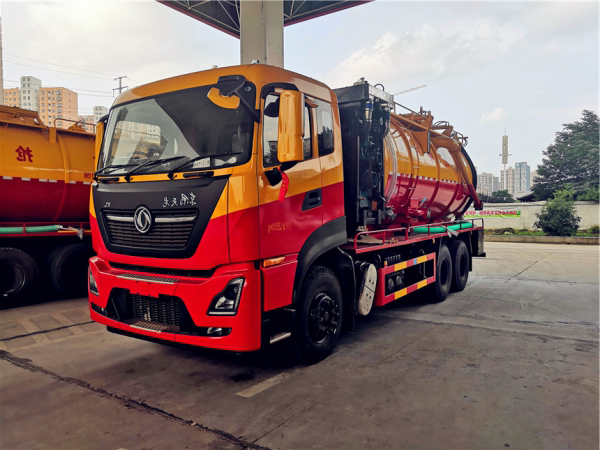 天龍後八輪清洗吸污車